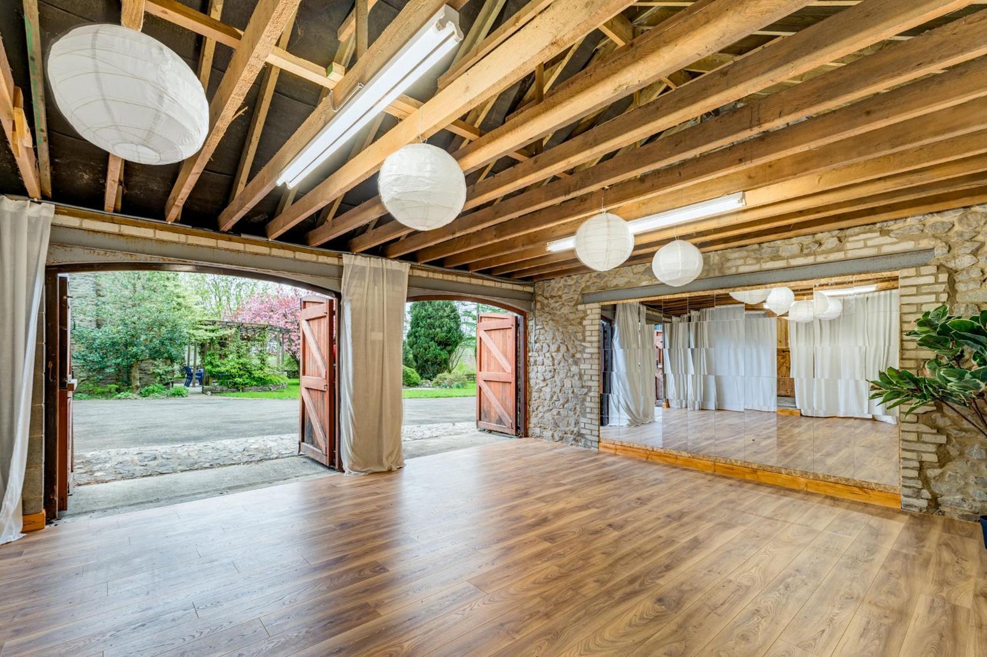 Central Malham Wellbeing Escape Hot Tub & Studio المظهر الخارجي الصورة