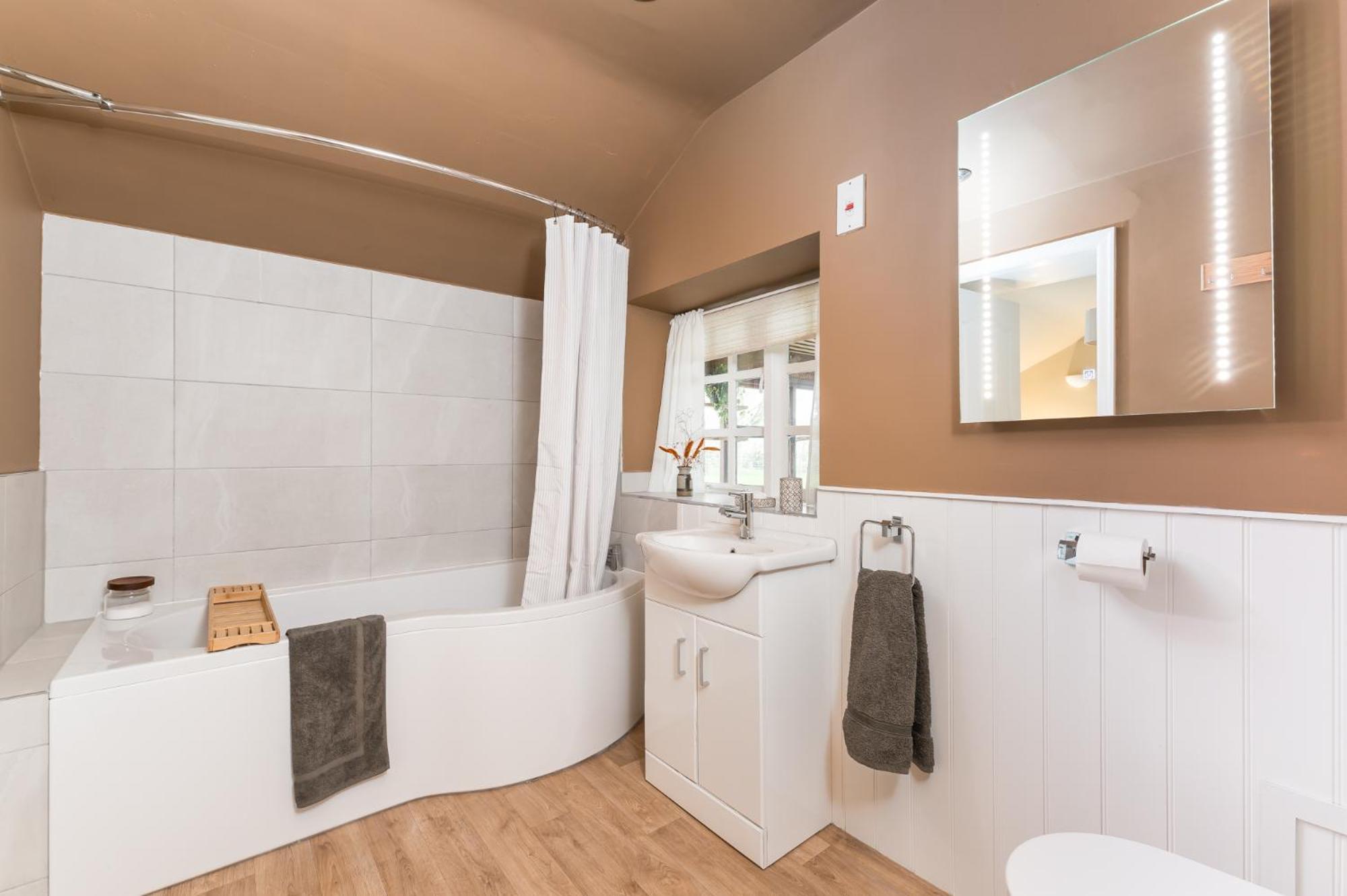 Central Malham Wellbeing Escape Hot Tub & Studio المظهر الخارجي الصورة